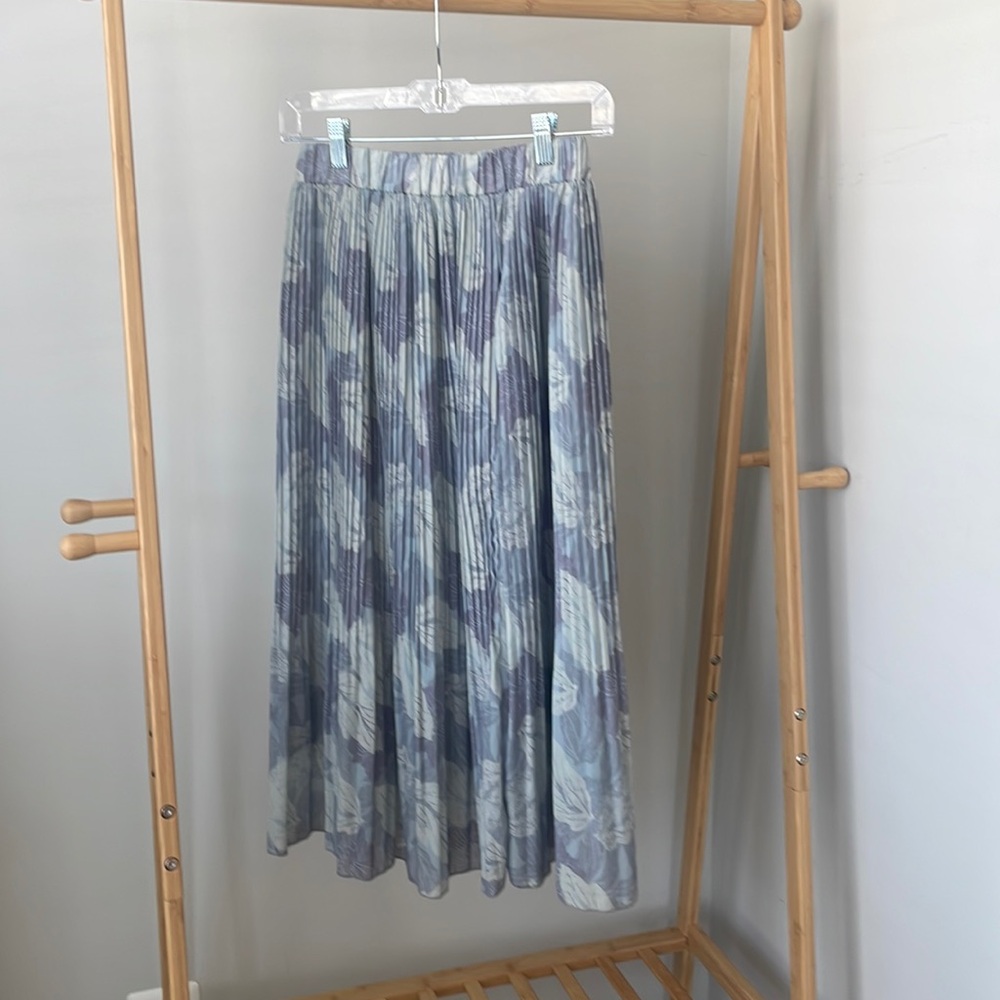 Pleated elastic waist midi/maxi skirt